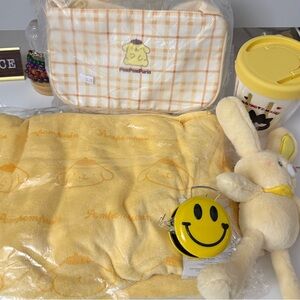 Pom Pom Yellow Blanket Set